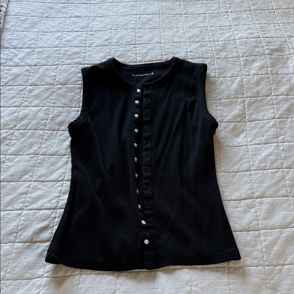 Abercrombie Ribbed Sleeveless Button Tank